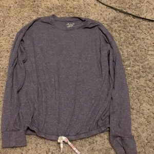 Place girl’s long-sleeved shirt!